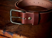 Load image into Gallery viewer, ‘Medium brown’ men’s belt
